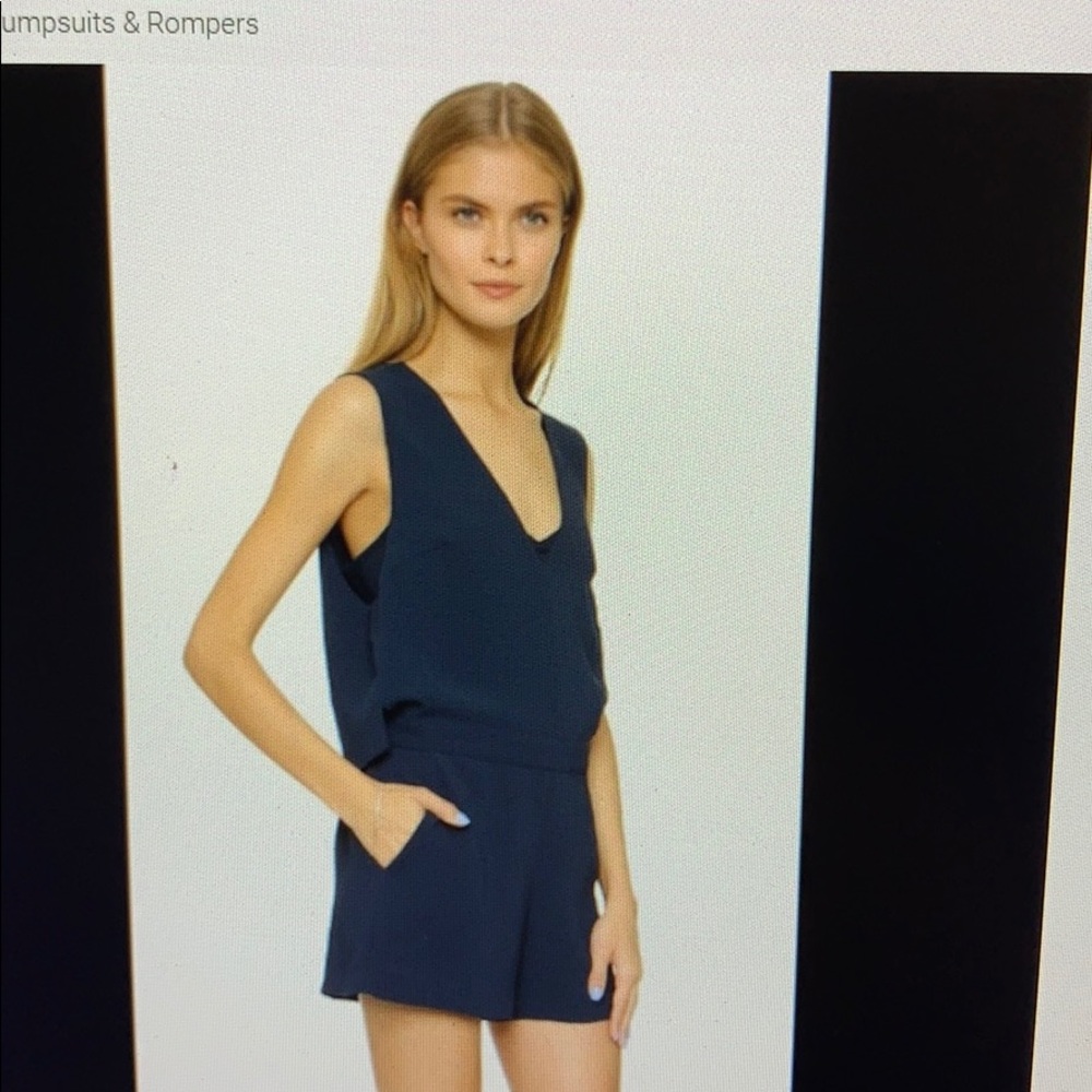 Club Monaco open back karis navy romper, size 00